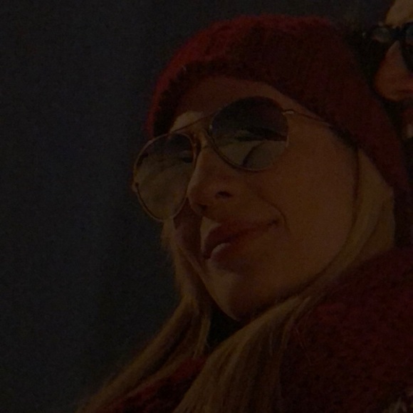 Meet your Posher, Linda - Picture 1 of 1